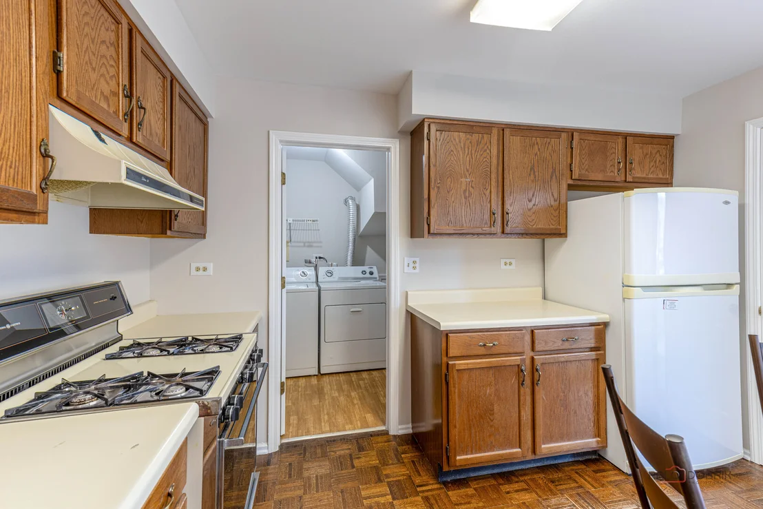Photo of 1090 Pine Tree Circle N
