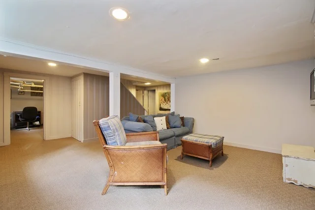 Photo of 350 Oak Circle