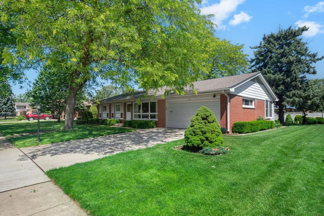Photo of 472 W Walnut Avenue