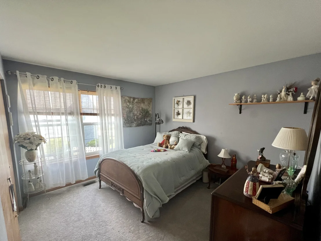 Photo of 811 Cambridge Drive