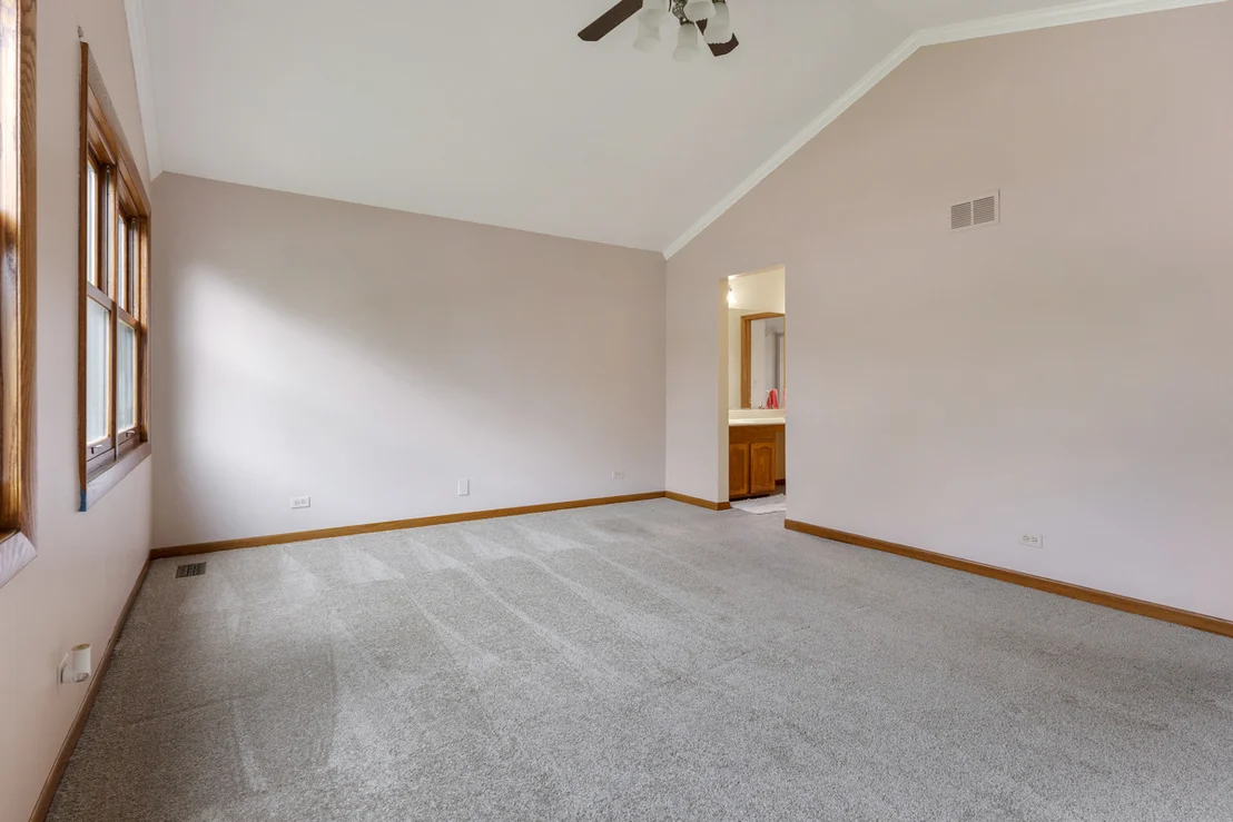 Photo of 1185 surrey Lane