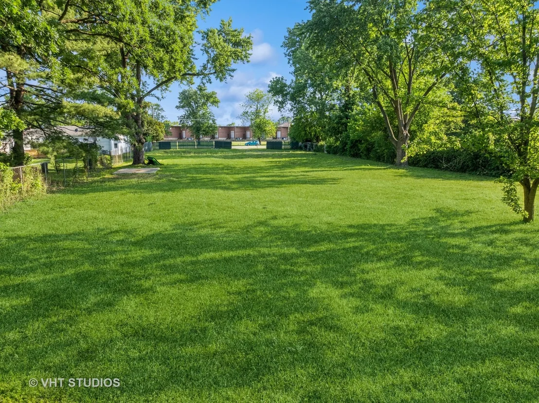Photo of 9517 W Central Road