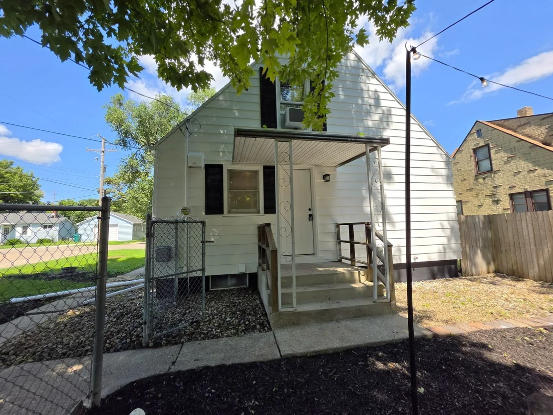 Photo of 907 Retz Drive