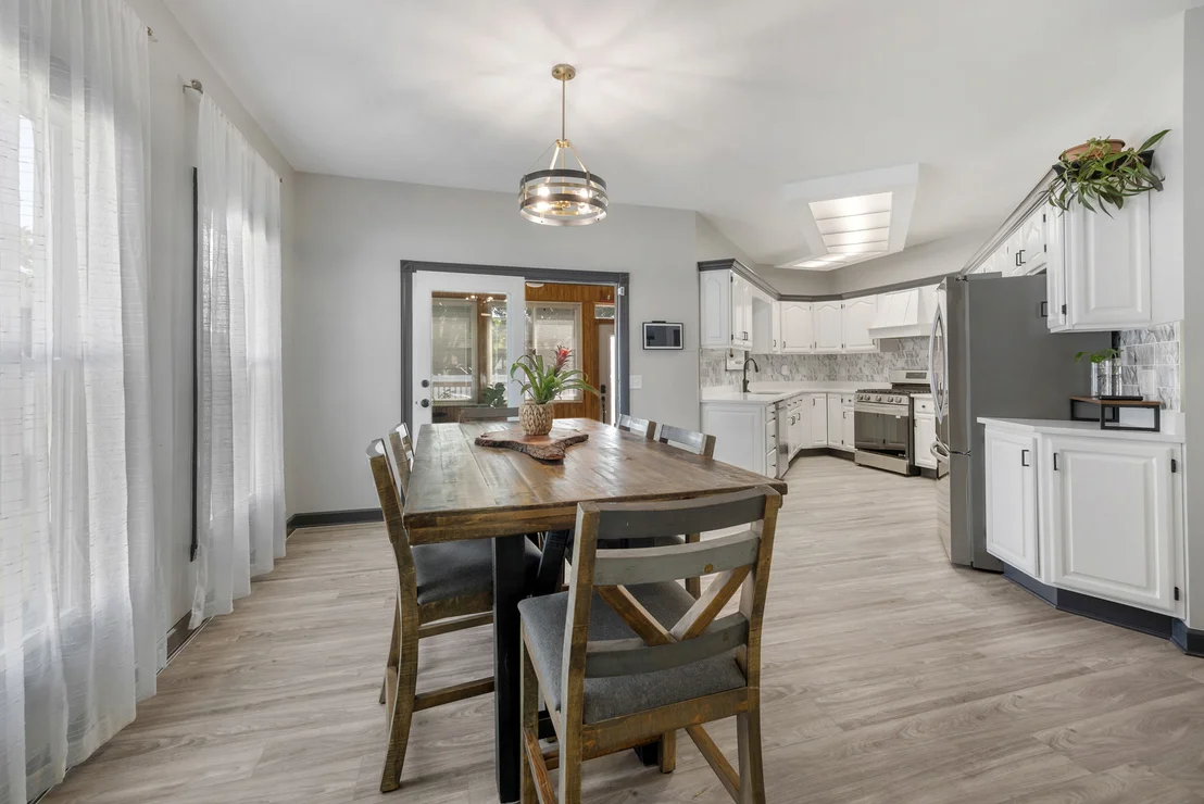 Photo of 660 Louise Drive
