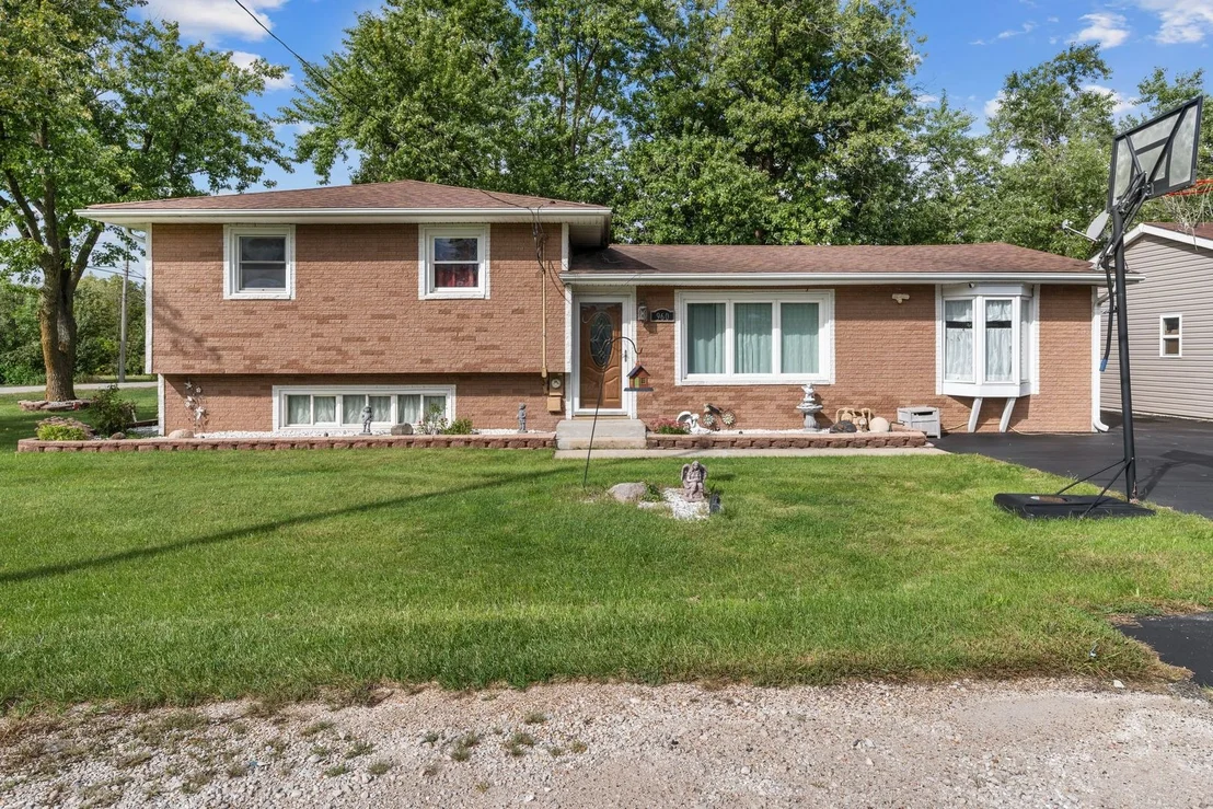 Photo of 960 Becker Lane