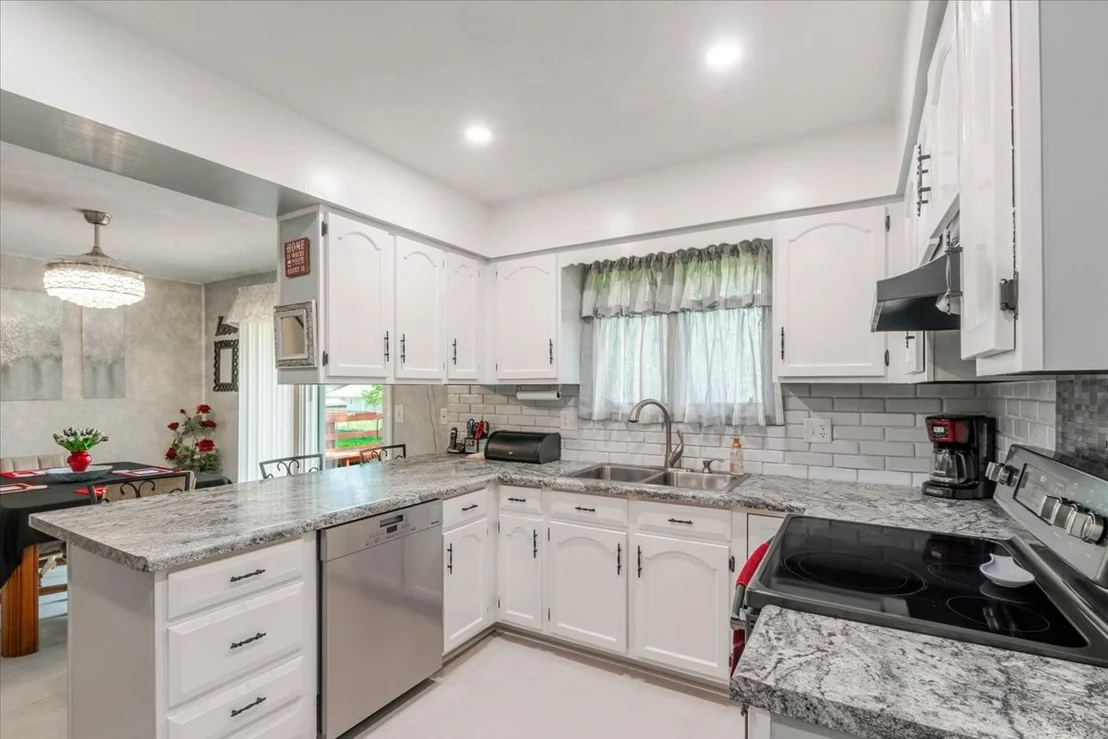 Photo of 122 Camelot Drive
