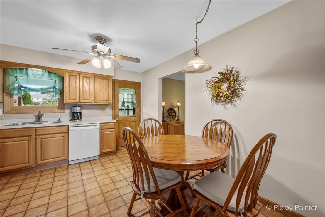 Photo of 24 W Devon Avenue