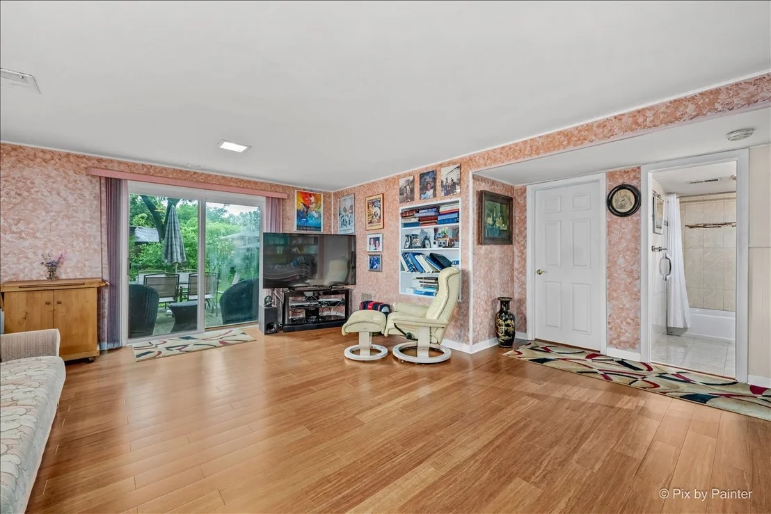 Photo of 2530 Old Glenview Road