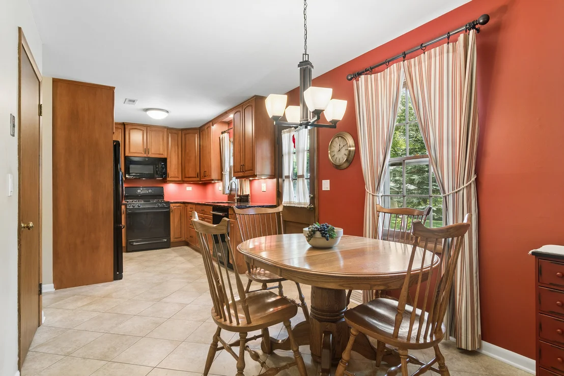 Photo of 562 E Carpenter Drive