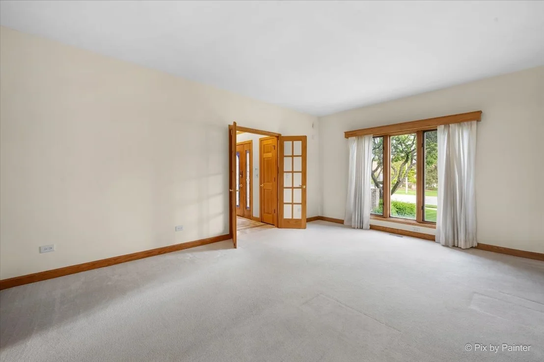 Photo of 958 W Stonehedge Drive