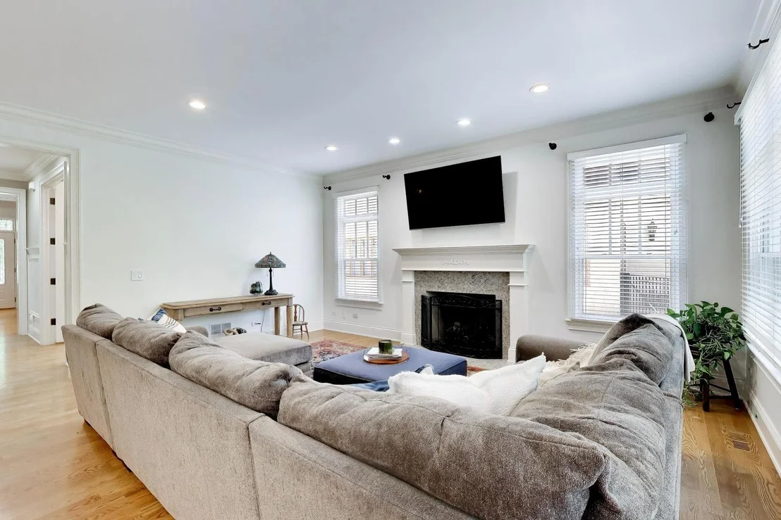 Photo of 345 Madison Avenue