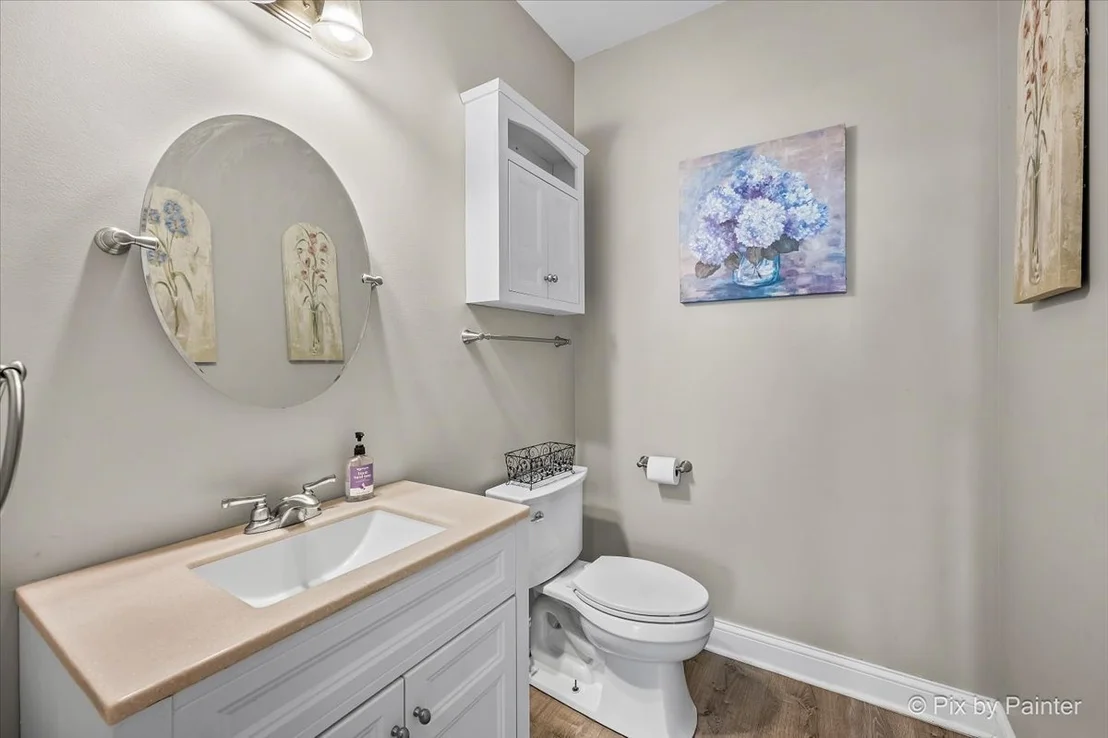 Photo of 909 Avalon Way