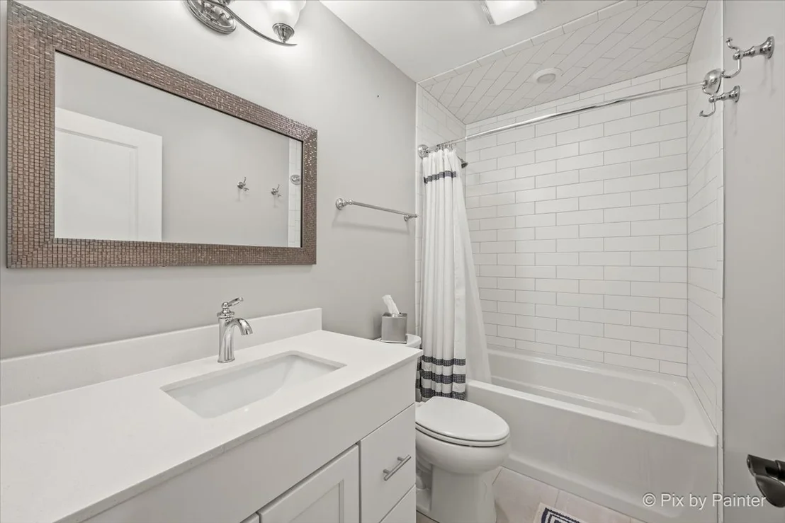 Photo of 735 Harper Avenue
