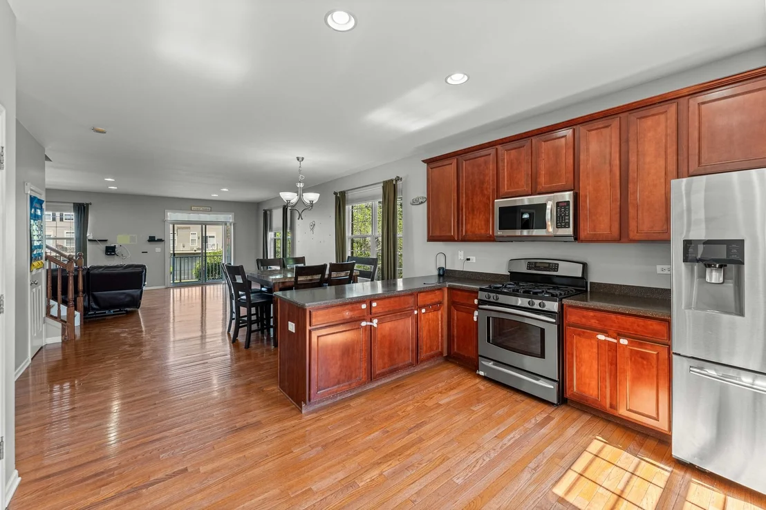 Photo of Unit 976 at 758 Lambert Lane