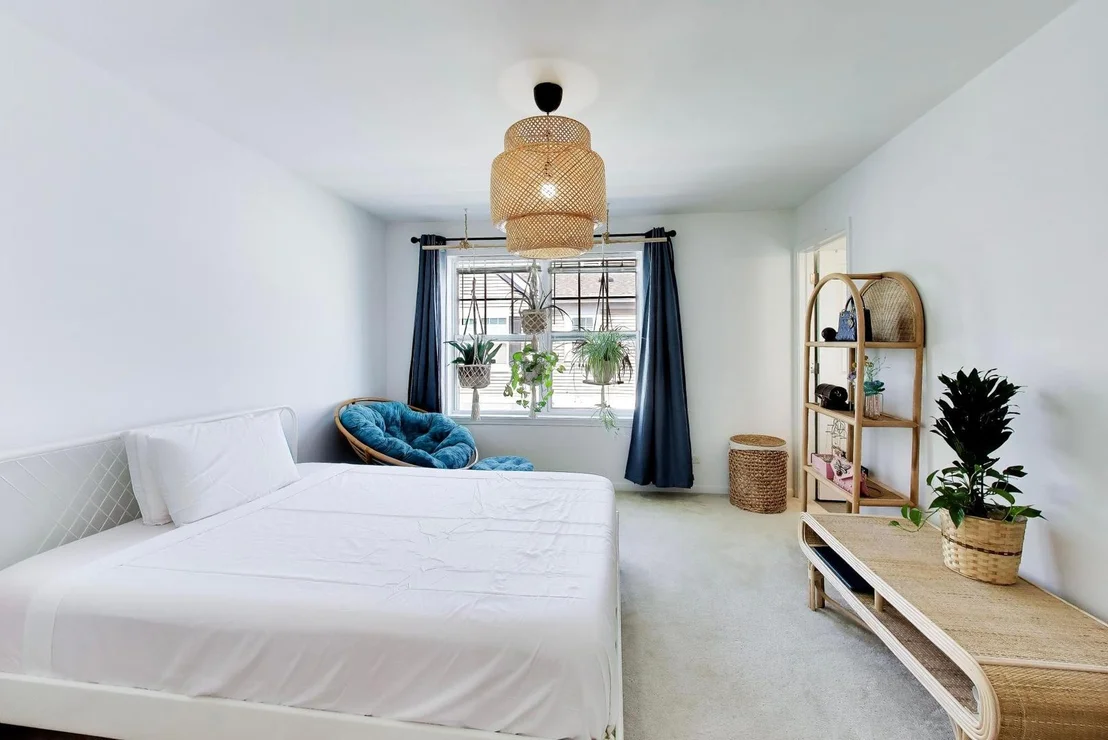 Photo of 810 Lexington Circle W