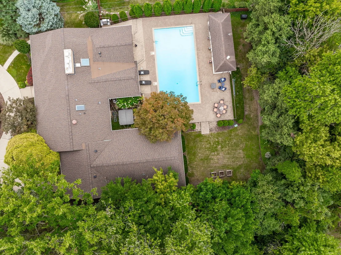 Photo of 12 Meadowood Drive