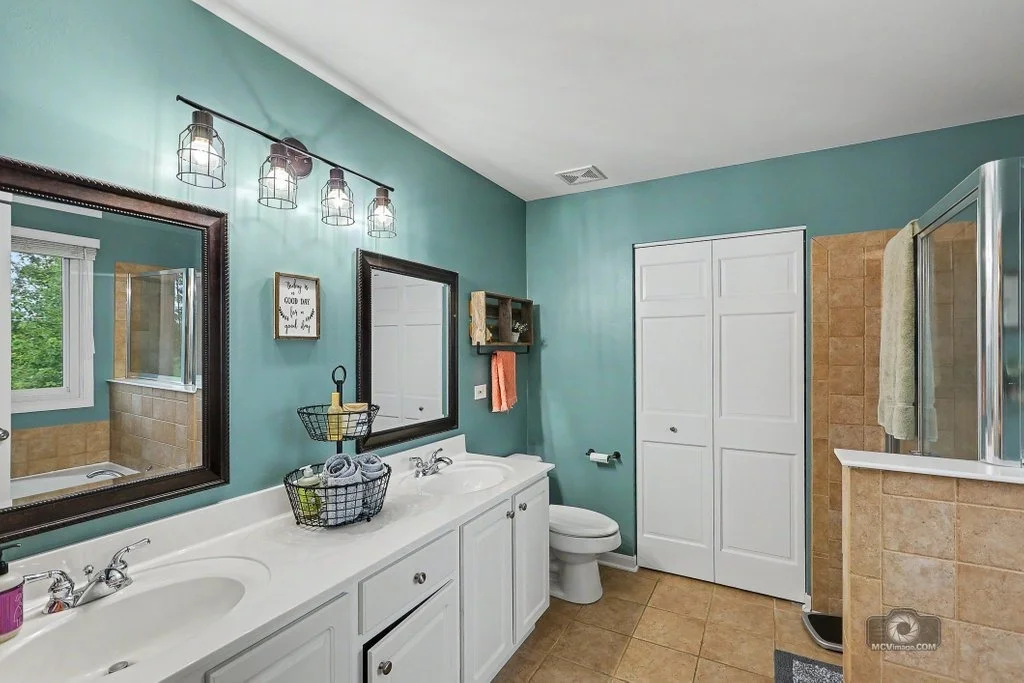 Photo of 437 Raintree Drive