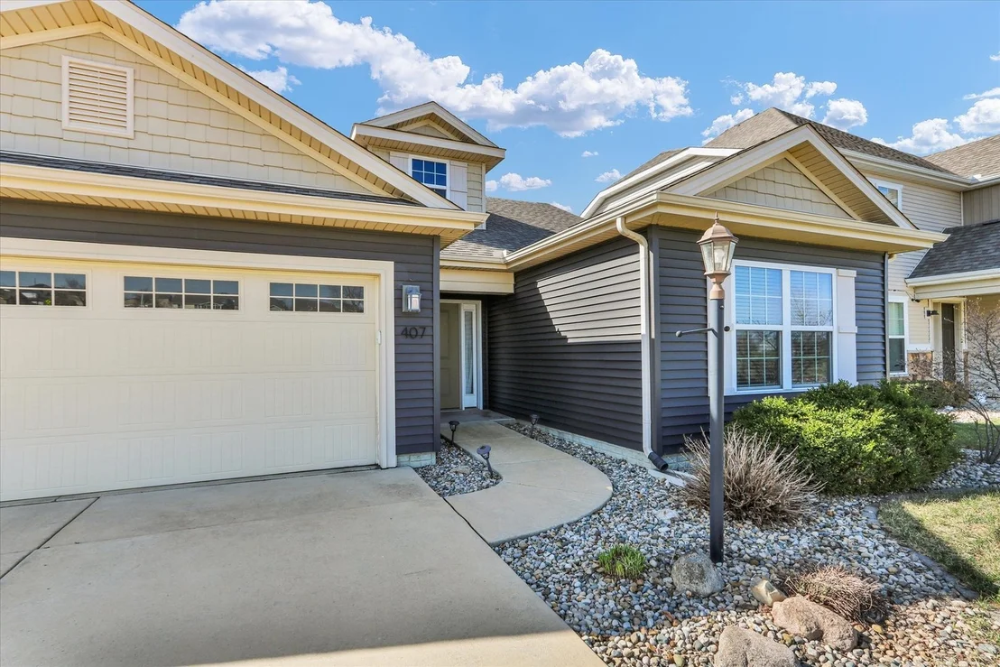 Photo of 407 Bardeen Lane