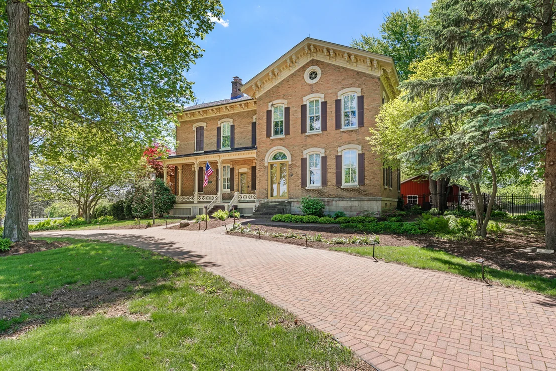 Photo of 1542 Plainfield Road