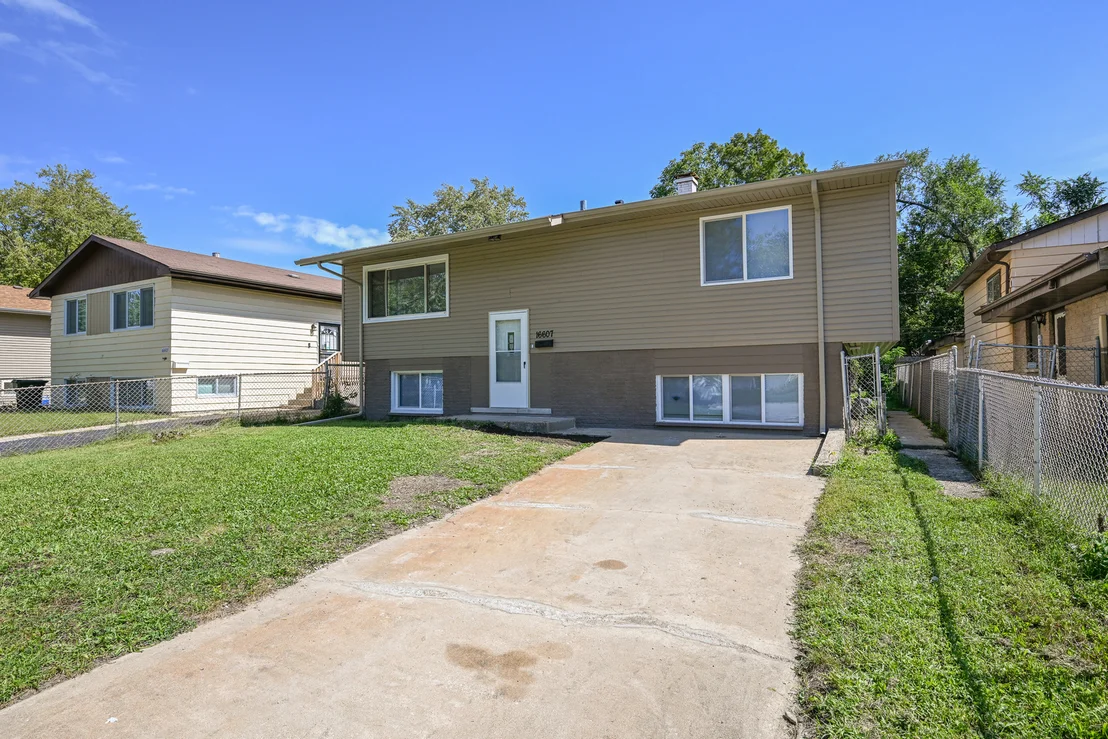 Photo of 16607 Paulina Street