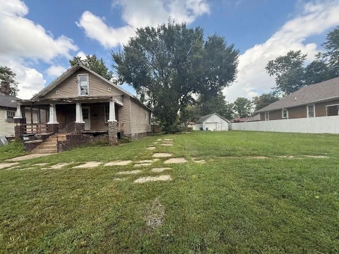 Photo of 2516 Pine Avenue