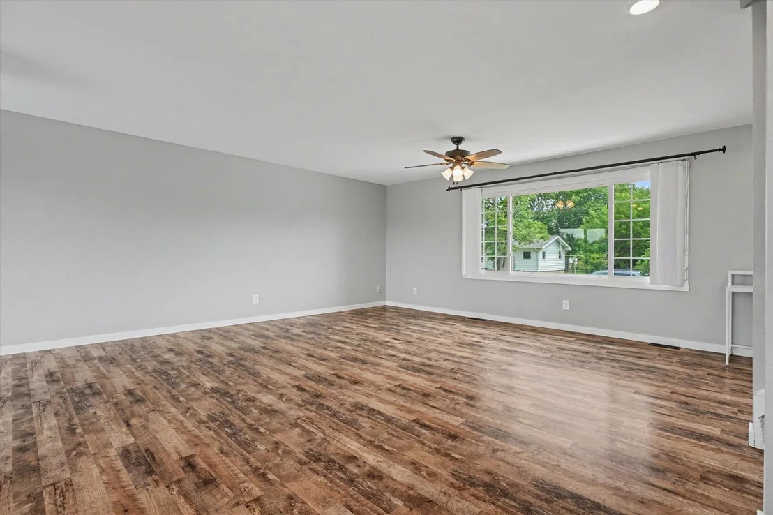 Photo of 450 John Street