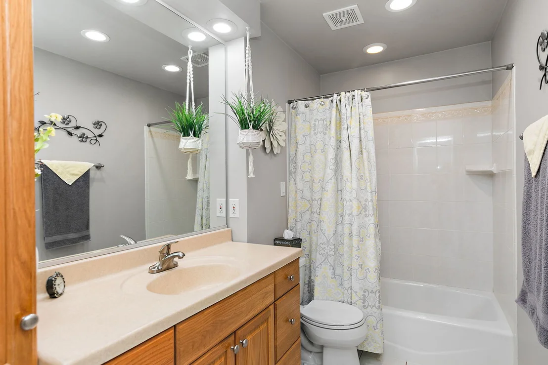 Photo of 430 Amherst Lane
