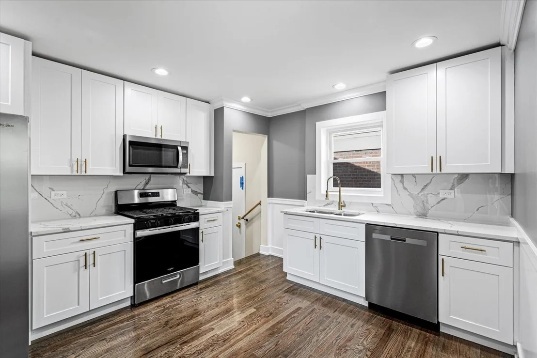 Photo of 438 W 126th Place