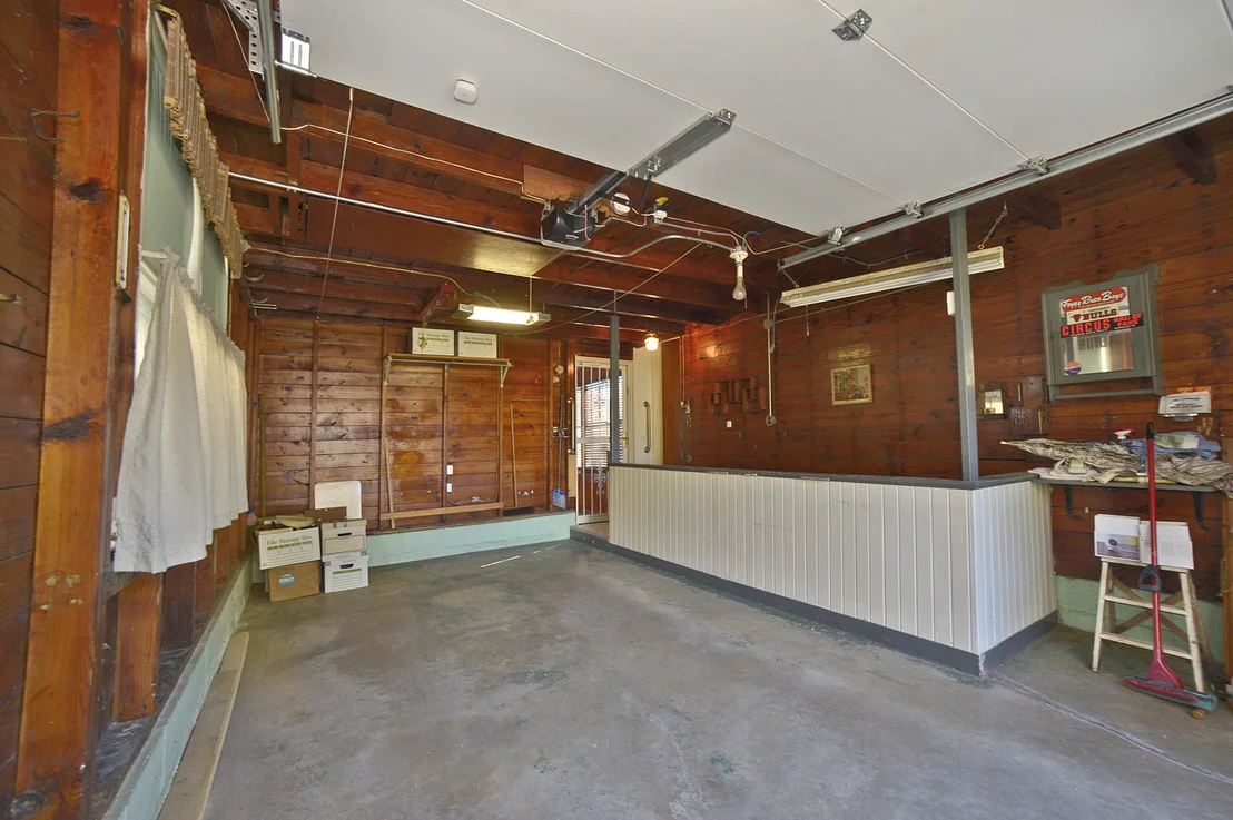Photo of 1120 Charles Street