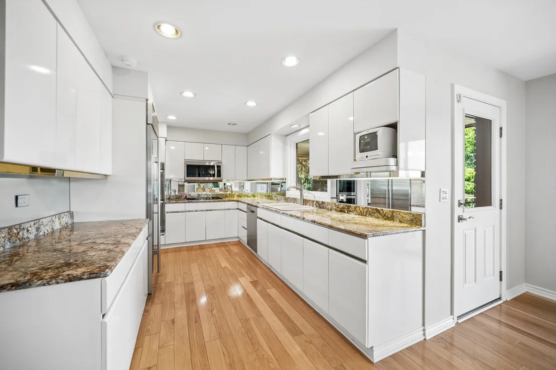 Photo of 2036 Valley Lo Lane