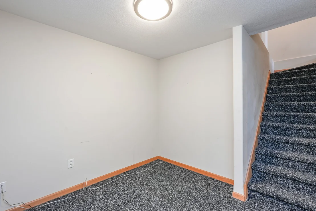 Photo of 671 Diversatech Drive N