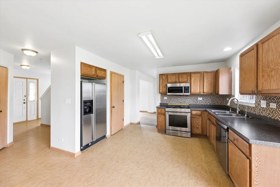 Photo of 7805 MOSSHEATHER Drive
