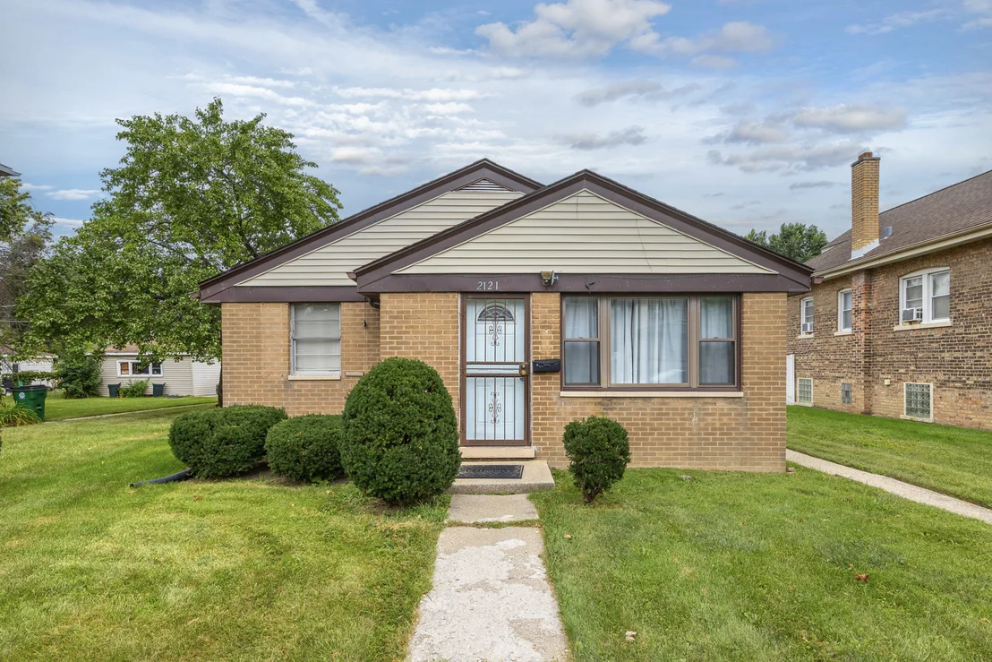 Photo of 2121 S 14th Avenue