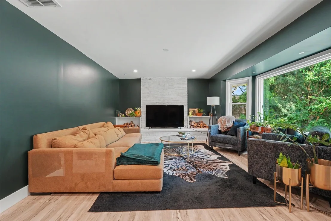 Photo of 1008 Devonshire Drive