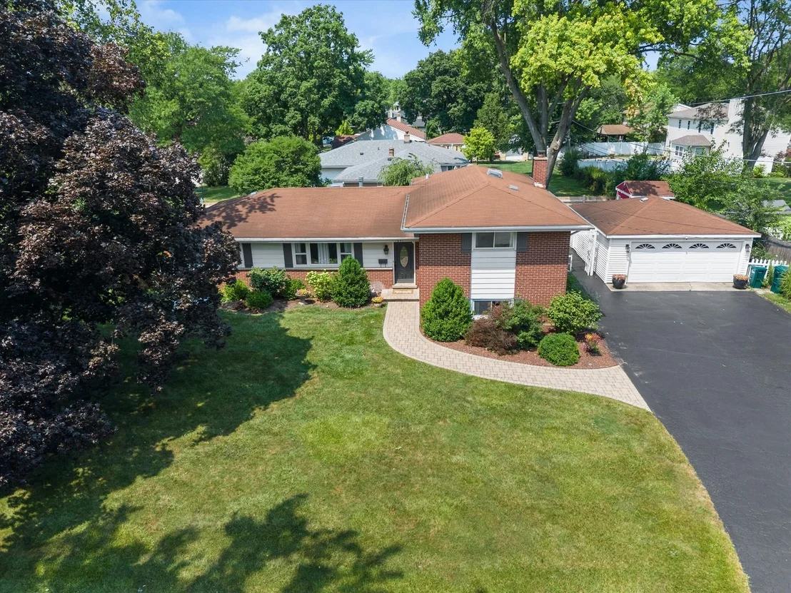 Photo of 1041 Longmeadow Drive