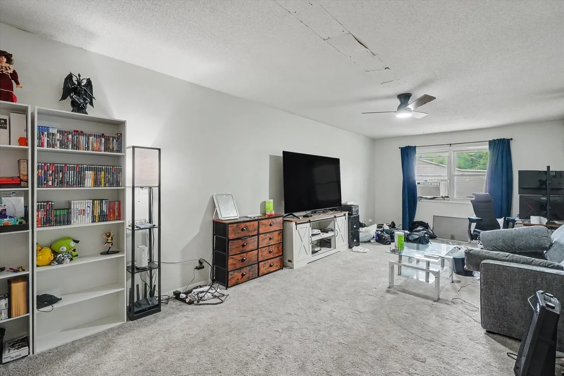 Photo of Unit 14 at 912 Crescent Drive