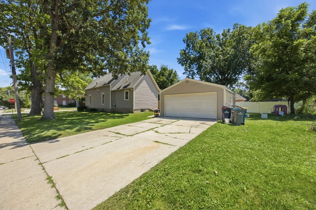 Photo of 344 N Worth Avenue