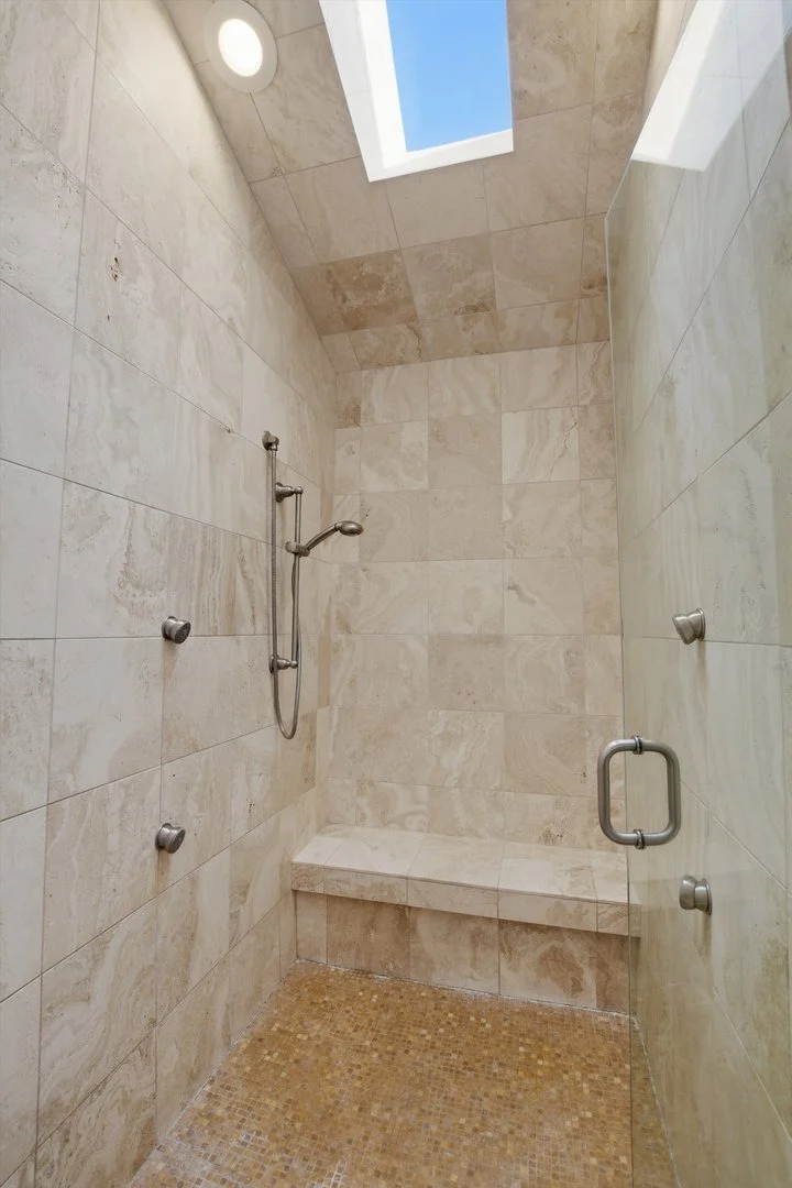 Photo of 809 Edgemont Lane