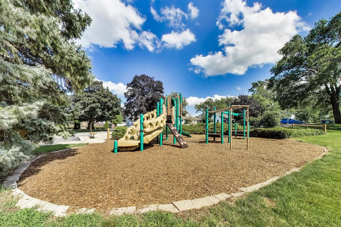 Photo of 249 Sunrise Avenue