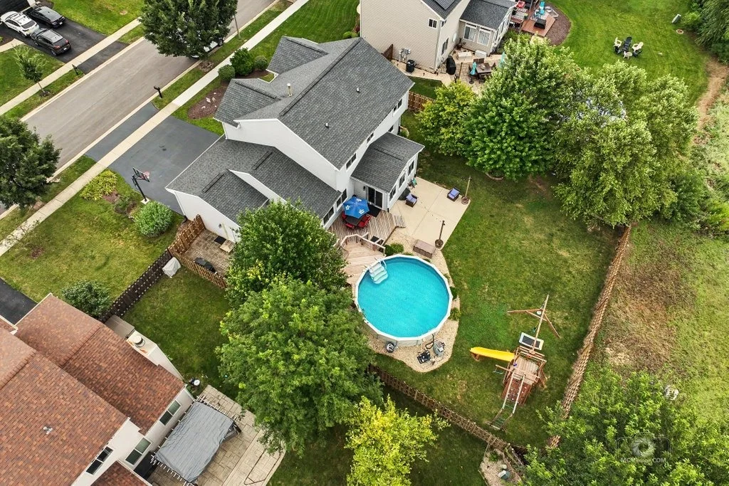Photo of 437 Raintree Drive