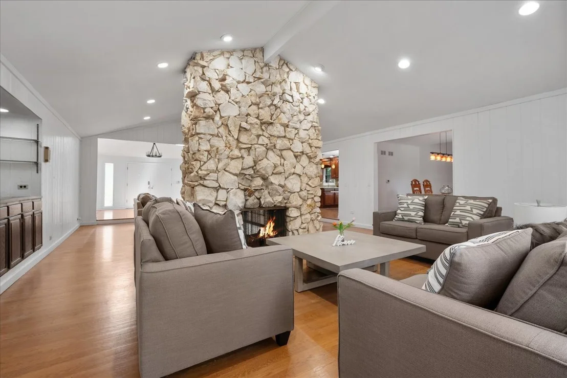 Photo of 2821 Covert Road