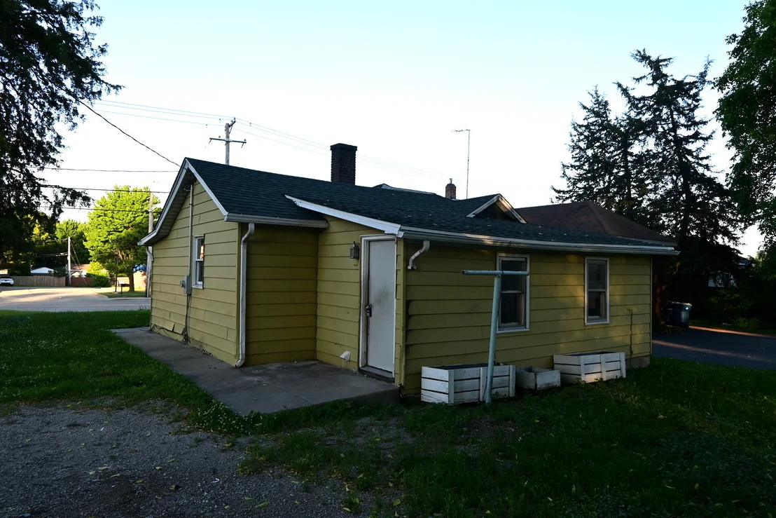 Photo of 1346 N Division Street