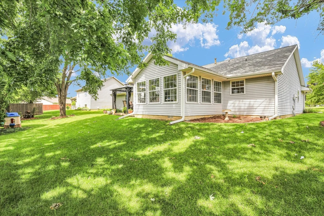 Photo of 301 N Spruce Drive