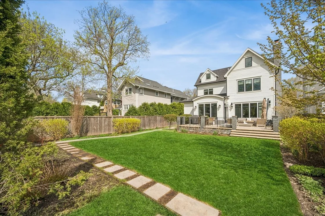 Photo of 1121 Forest Avenue