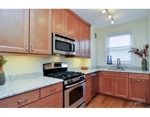 Photo of Unit 708 at 1585 Ridge Avenue