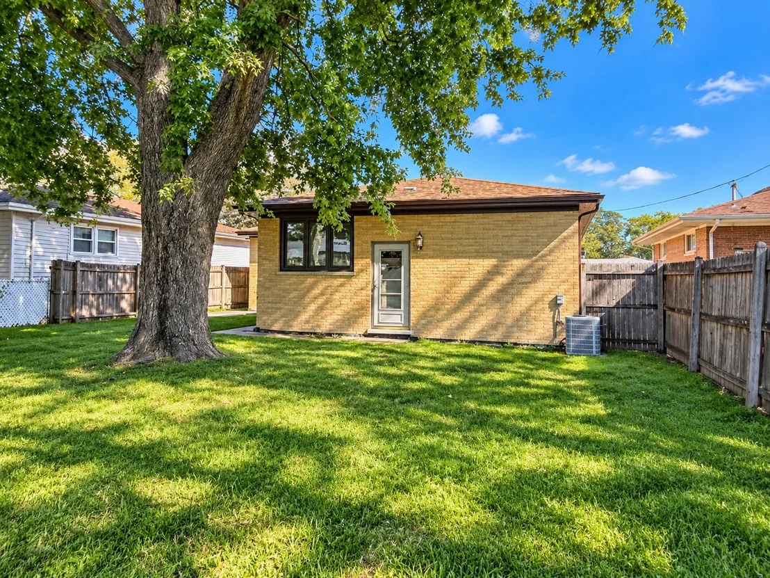 Photo of 17034 Henry Street