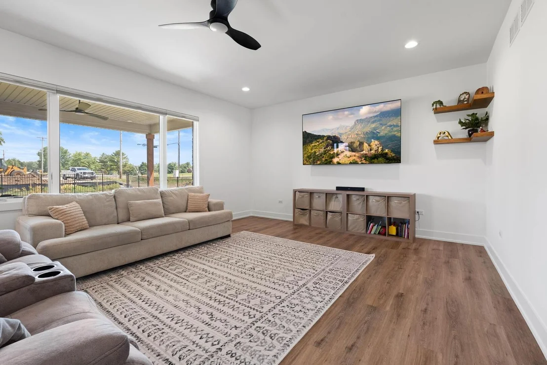 Photo of 1091 Kinley Drive