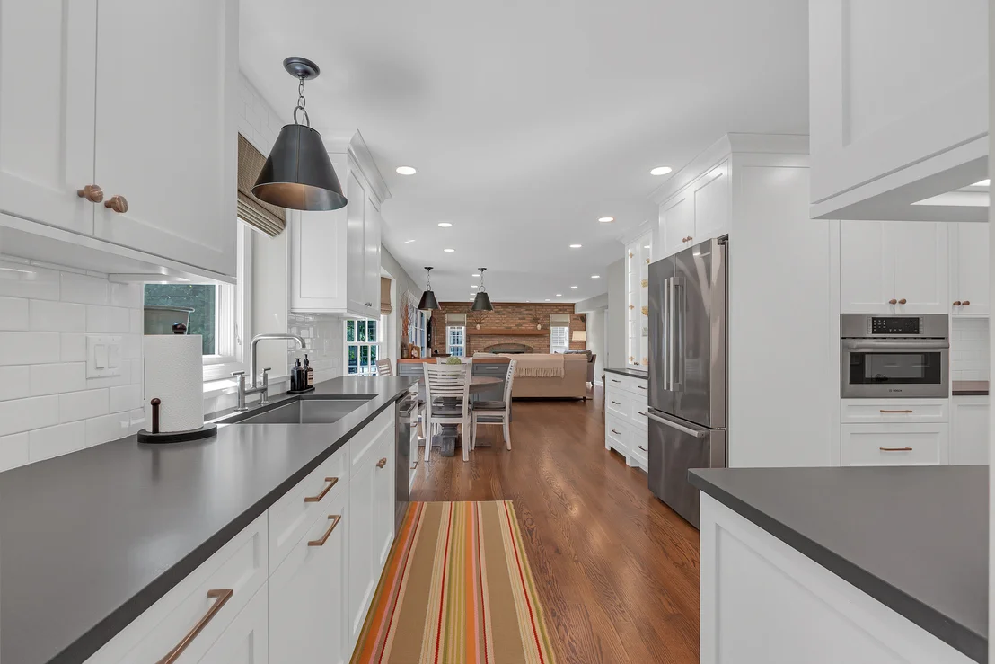 Photo of 991 Huntleigh Drive