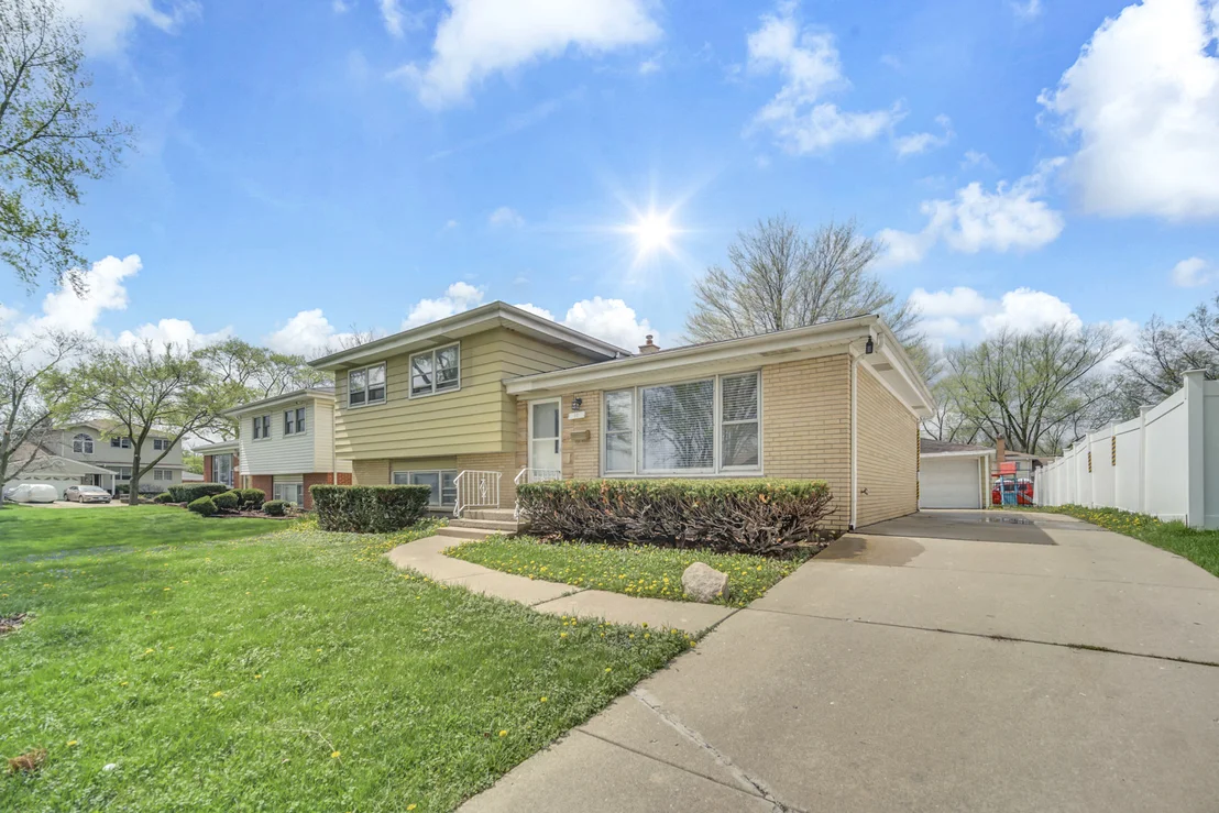 Photo of 10 N ADAMS Drive