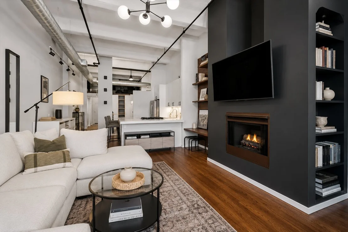Photo of Unit 216 at 1000 W WASHINGTON Boulevard